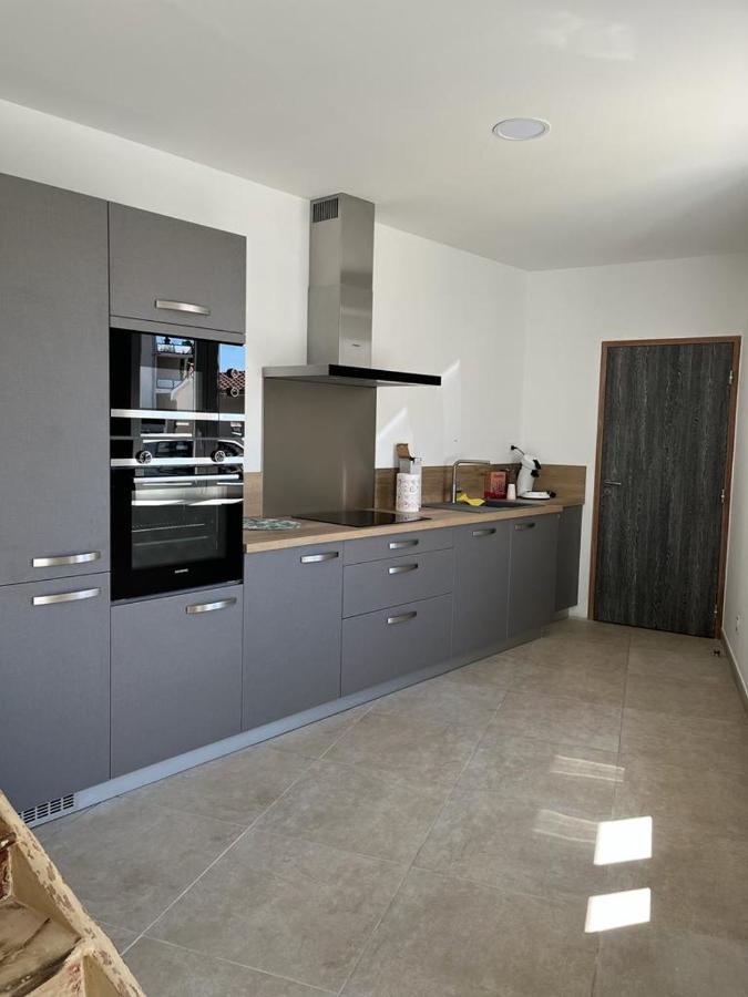 Superbe maison de ville, rénovée à 15 min de Lyon Saint-Symphorien-dʼOzon Esterno foto